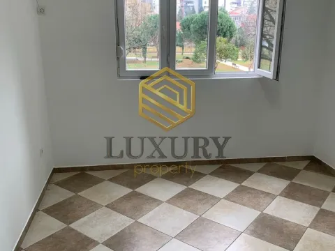 Rent, two bedroom apartment, 65m², Blok 5, Podgorica - image 3