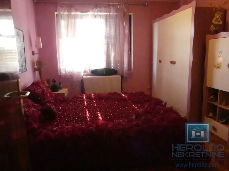 Prodaja, kuća, 380m², Pivara, Jagodina