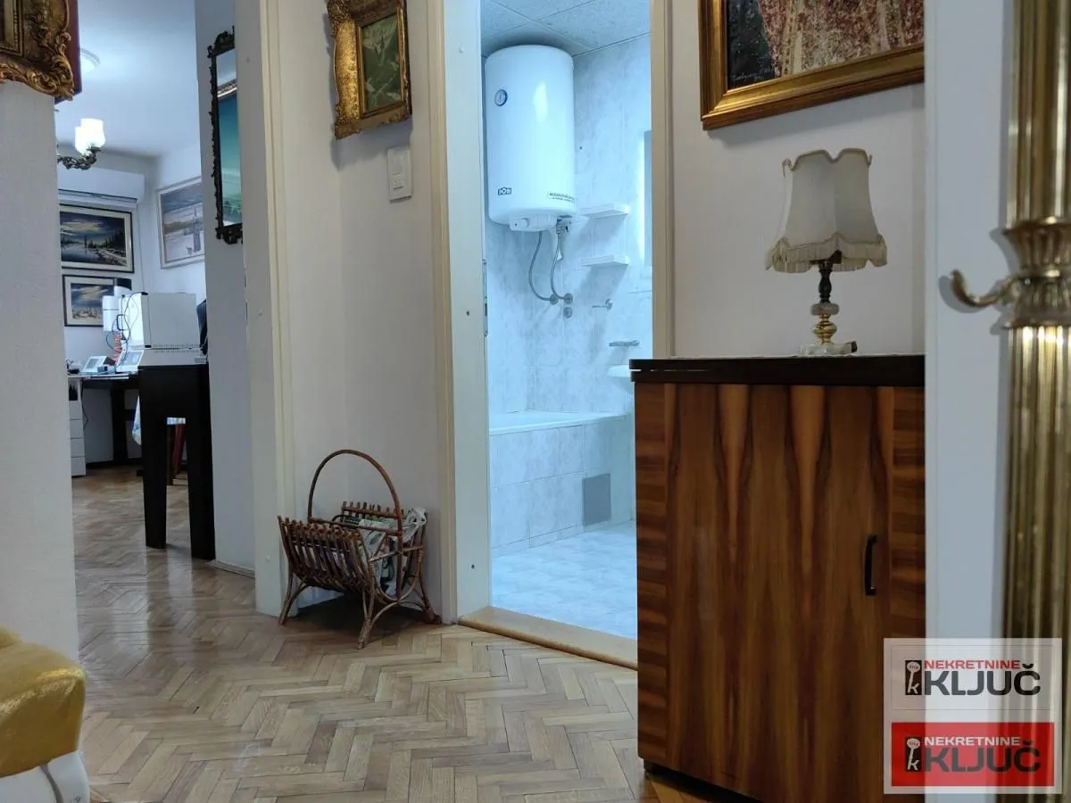 Prodaja, dvosoban stan, 59m², Centar, Novi Sad