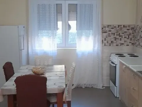 Izdavanje, kuća, 80m², Dub, Kotor - image 8