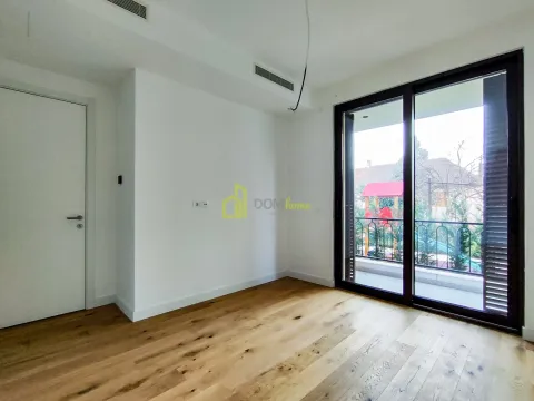 Izdavanje, trosoban stan, 140m², Centar, Podgorica - image 17