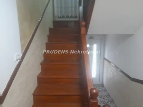 Prodaja, kuća, 220m², Bečmen, Surčin - image 10