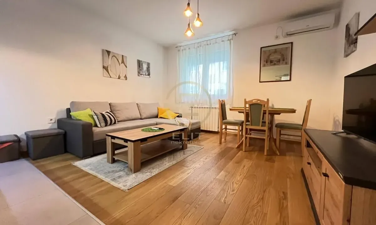 Izdavanje, dvosoban stan, 39m², Rotkvarija, Novi Sad Sve Podlokacije