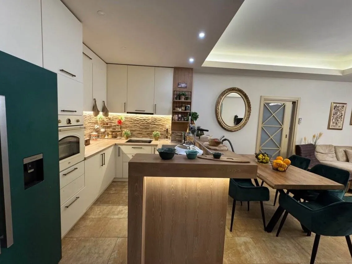Prodaja, dvosoban stan, 85m², Centar, Budva