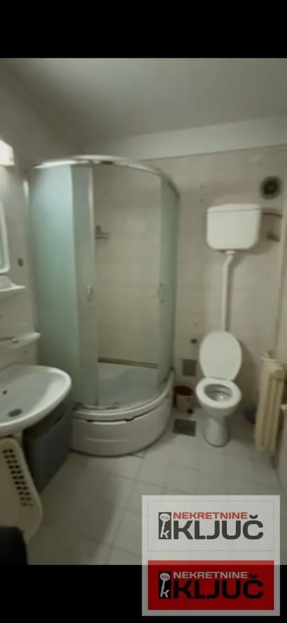 Izdavanje, garsonjera, 26m², Bulevar Oslobodjenja, Novi Sad Sve Podlokacije