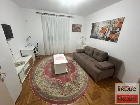 Prodaja, jednosoban stan, 25m², Adamovićevo Naselje, Novi Sad Sve Podlokacije - image 1