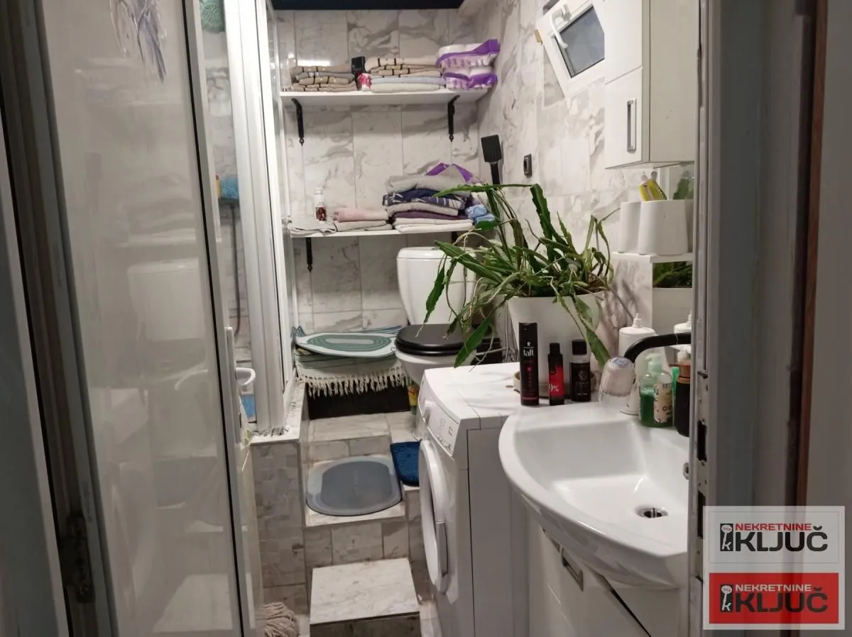 Prodaja, dvosoban stan, 54m², Bulevar Oslobodjenja, Novi Sad Sve Podlokacije