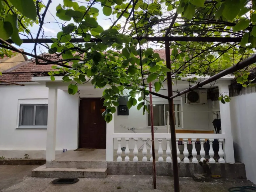 Prodaja, kuća, 180m², Murtovina, Podgorica