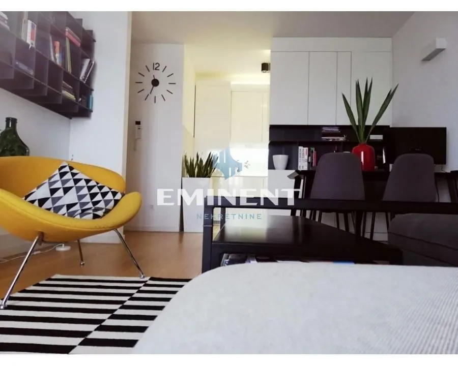 Izdavanje, dvosoban stan, 51m², Novi Beograd Blok 67, Novi Beograd Sve Podlokacije