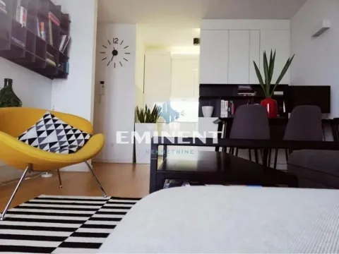 Izdavanje, dvosoban stan, 51m², Novi Beograd Blok 67, Novi Beograd Sve Podlokacije