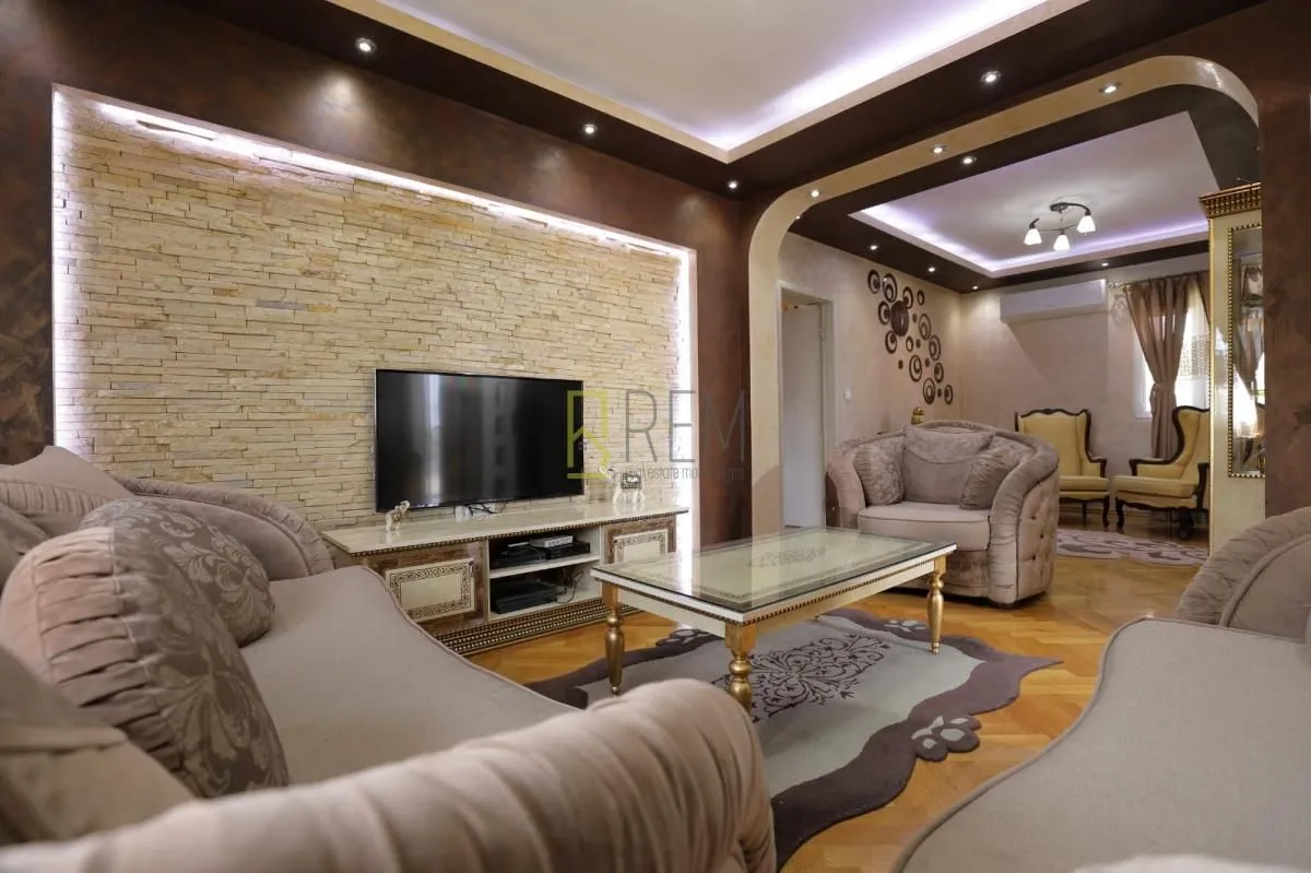 Rent, house, 250m², Tološi, Podgorica
