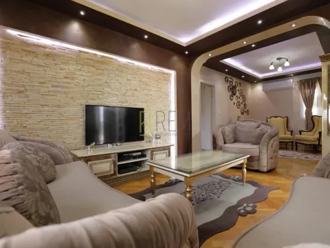 Izdavanje, kuća, 250m², Tološi, Podgorica - image 9