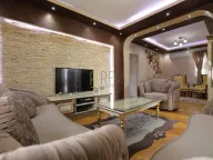 Izdavanje, kuća, 250m², Tološi, Podgorica - image 9