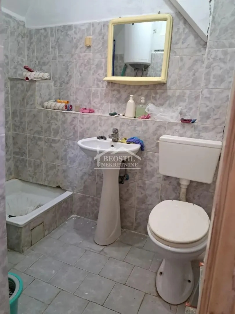 Prodaja, dvosoban stan, 31m², Zemun Centar, Zemun Sve Podlokacije