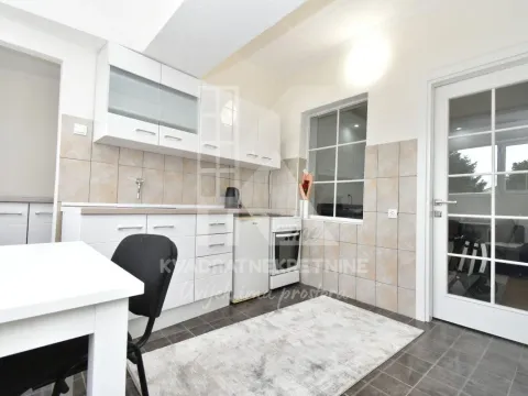Izdavanje, jednosoban stan, 50m², Momišići, Podgorica - image 4
