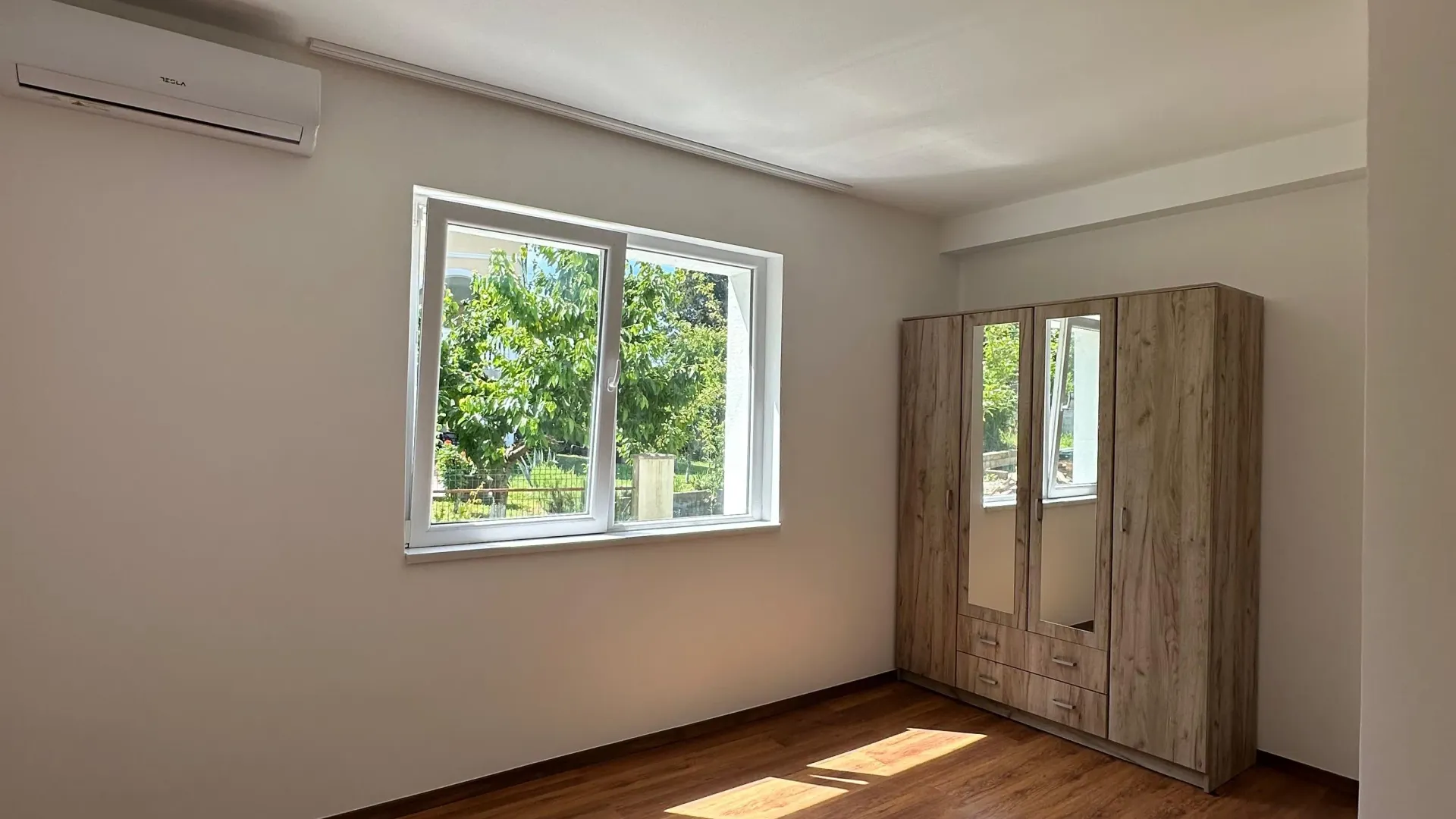 Rent, three bedroom apartment, 89m², Seljanovo, Tivat
