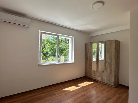 Izdavanje, trosoban stan, 89m², Seljanovo, Tivat - image 12