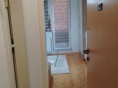 Izdavanje, jednosoban stan, 17m², Železnička Stanica, Novi Sad Sve Podlokacije - image 4