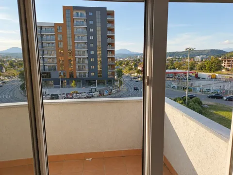 Prodaja, dvosoban stan, 103m², Stari Aerodrom, Podgorica - image 9
