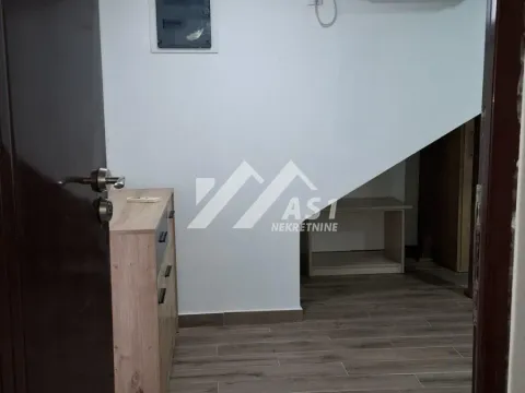 Izdavanje, stan, 32m², Lipov gaj, Novi Sad Sve Podlokacije - image 5