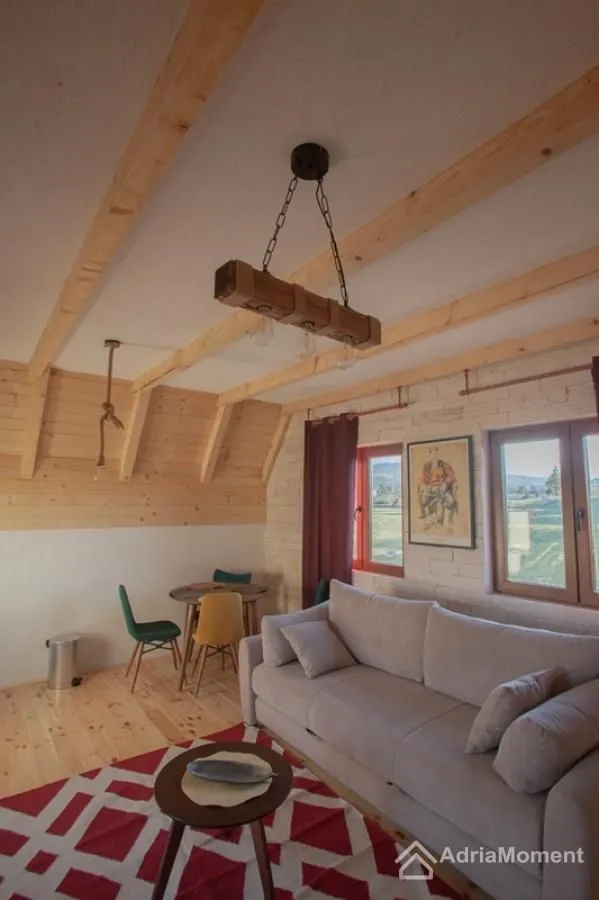 Prodaja, kuća, 219m², Žabljak, Crna Gora