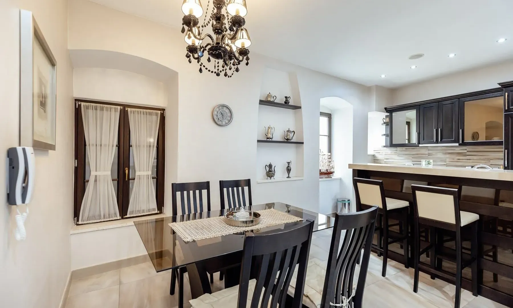 Prodaja, dvosoban stan, 117m², Stari Grad Kotor, Kotor