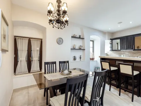 Prodaja, dvosoban stan, 117m², Stari Grad Kotor, Kotor - image 7