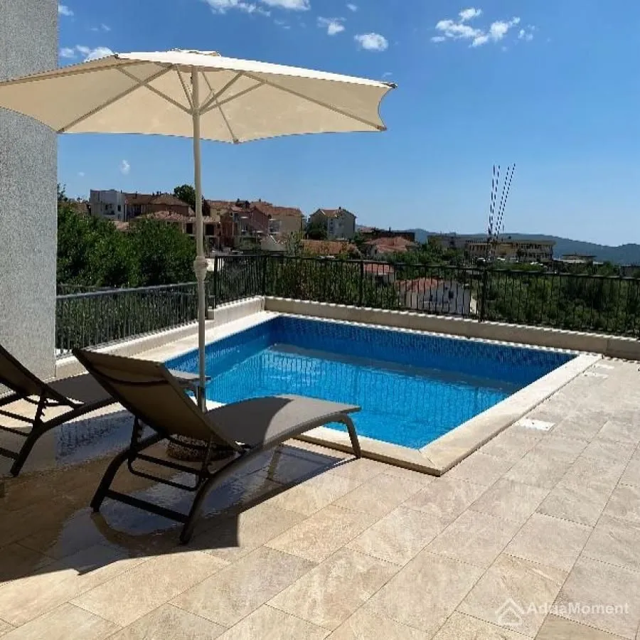 Prodaja, dvosoban stan, 71m², Centar, Tivat