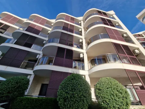 Rent, one bedroom apartment, 87m², Bečići, Budva - image 23