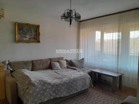 Prodaja, trosoban stan, 100m², Kanarevo Brdo, Beograd - image 2