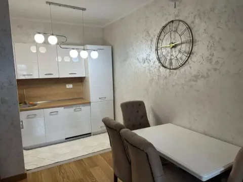 Izdavanje, jednosoban stan, 48m², City Kvart, Podgorica - image 1