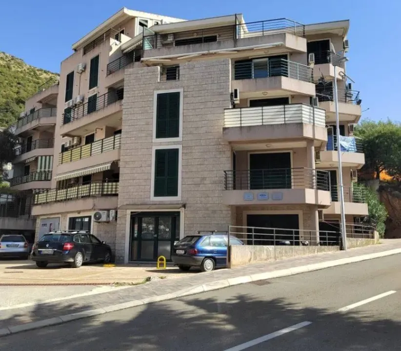 Sale, apartment, 61m², Petrovac, Budva