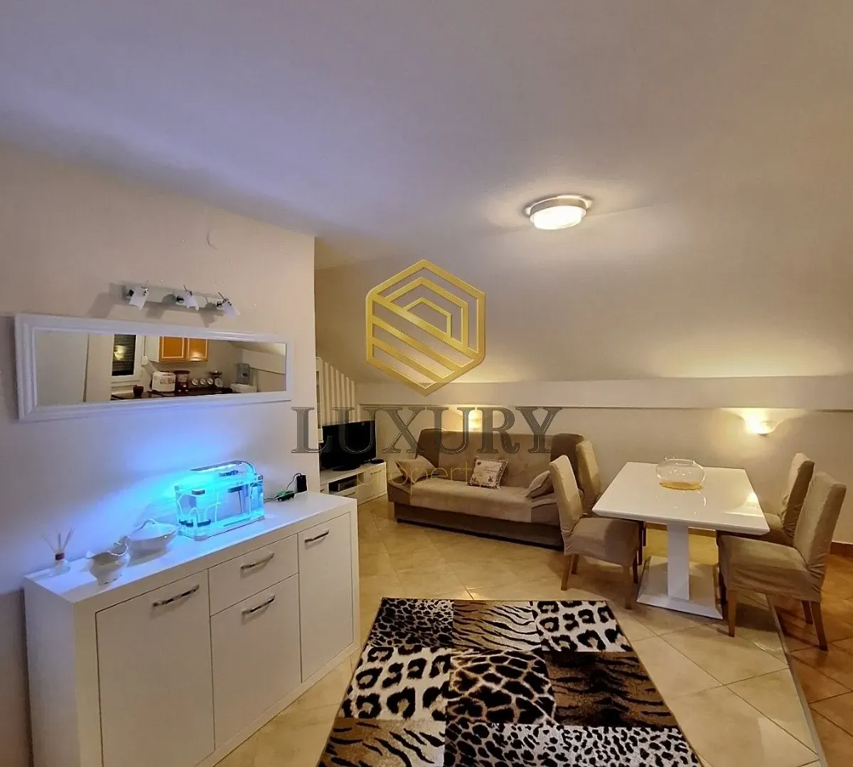 Izdavanje, jednosoban stan, 60m², Donja Gorica, Podgorica