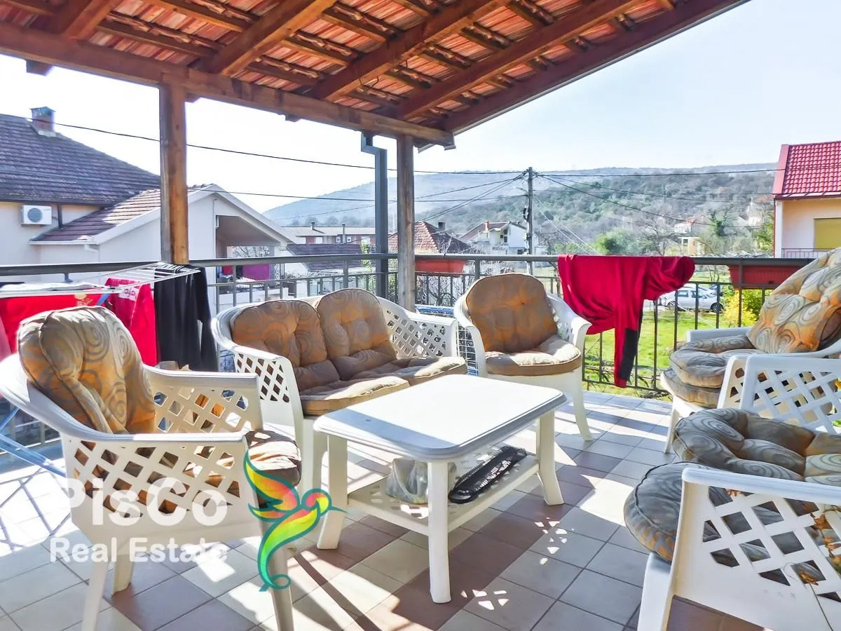 Prodaja, kuća, 290m², Tološi, Podgorica