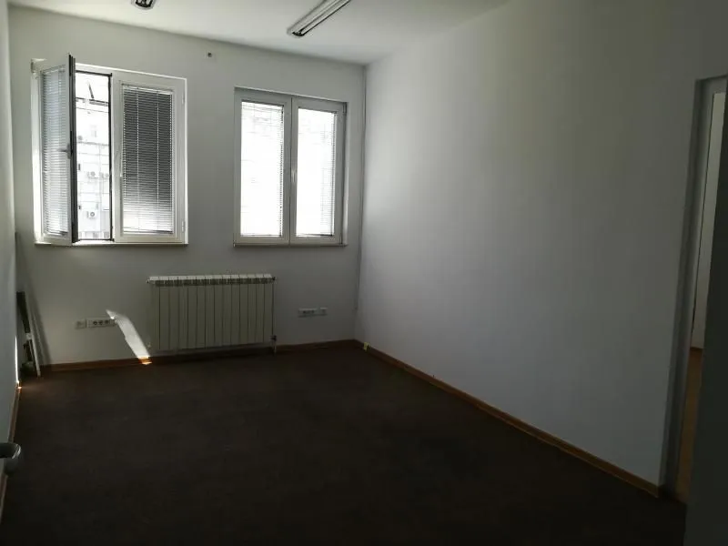 Izdavanje, poslovni prostor, 130m², Stari Grad, Beograd