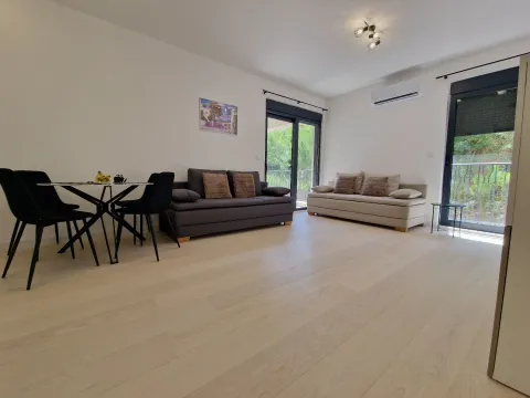 Izdavanje, jednosoban stan, 46m², Budva, Crna Gora - image 17