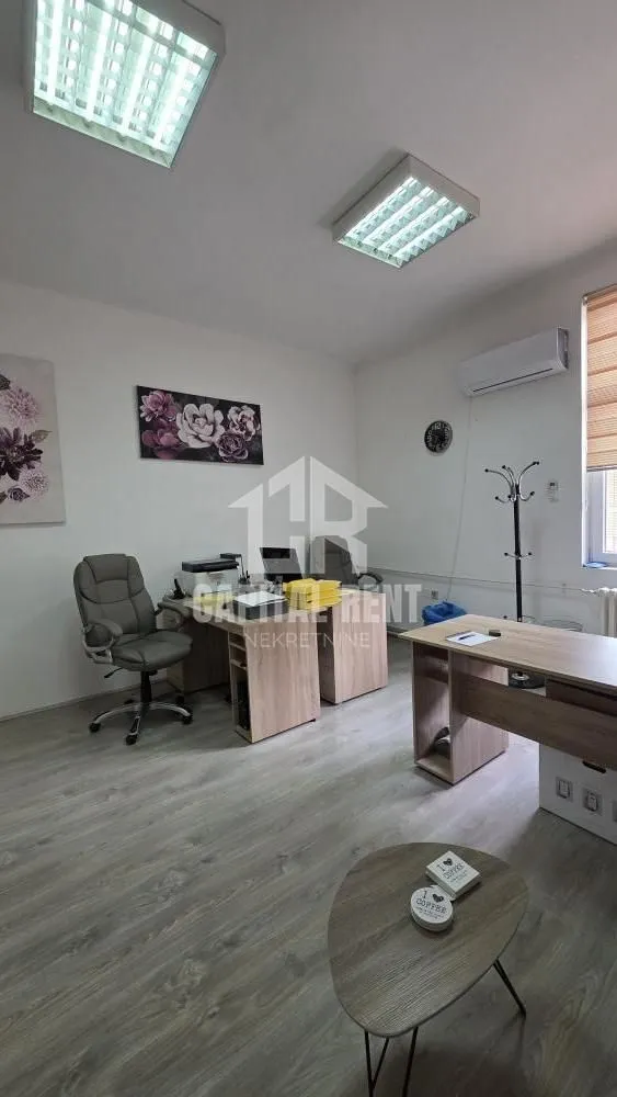 Rent, office space, 20m², Senjak, Beograd
