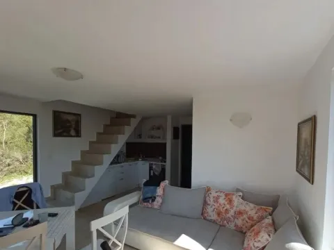 Izdavanje, kuća, 80m², Tivat, Crna Gora - image 2