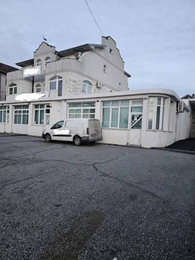 Prodaja, poslovni prostor, 90m², Altina, Beograd