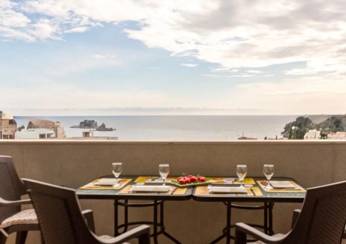 Sale, three bedroom apartment, 90m², Petrovac, Budva