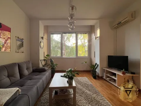 Rent, two bedroom apartment, 50m², Čubura, Beograd