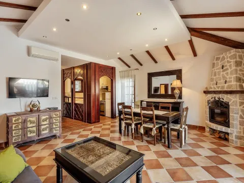 Prodaja, dvosoban stan, 92m², Kostanjica, Kotor - image 6