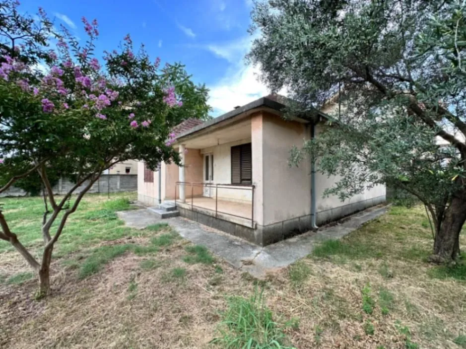 Sale, house, 126m², Tološi, Podgorica