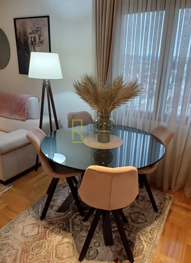 Prodaja, jednosoban stan, 50m², Stari Aerodrom, Podgorica