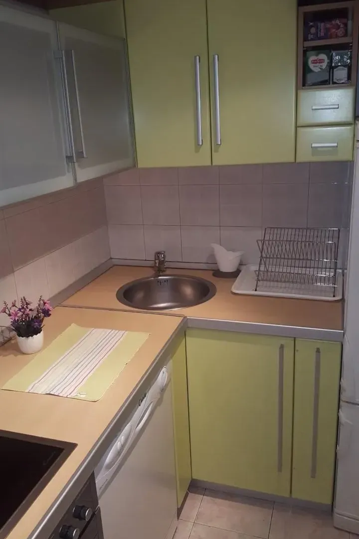 Izdavanje, jednosoban stan, 41m², Pobrežje, Podgorica