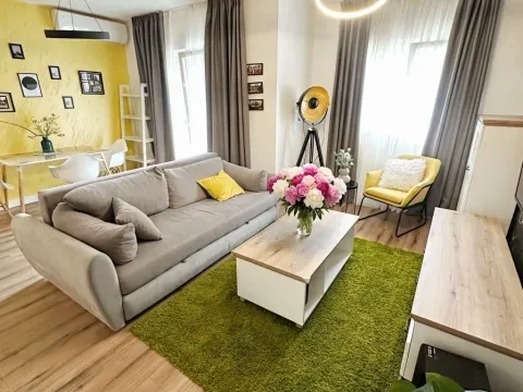 Prodaja, trosoban stan, 107m², Budva, Crna Gora - image 1