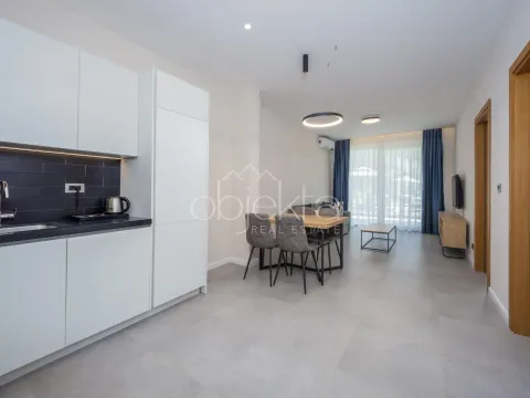 Izdavanje, stan, 71m², Tivat, Crna Gora - image 4