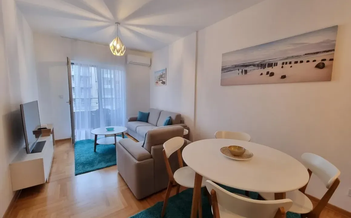 Izdavanje, jednosoban stan, 54m², Budva, Crna Gora