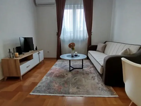 Izdavanje, stan, 36m², Stari Aerodrom, Podgorica - image 1