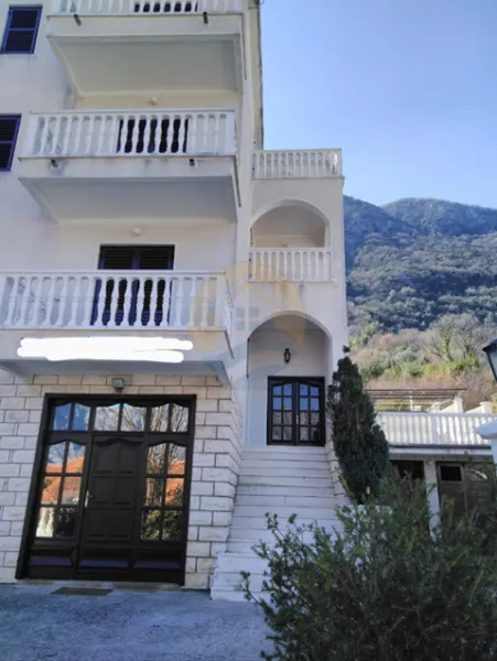 Sale, house, 800m², Stoliv, Kotor